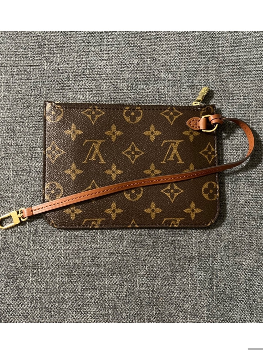 Louis Vuitton monogram zippy pouch wristlet